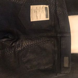 NWT Gray Saks Skinny‎ Black Snake 27 x 32.5 jeans